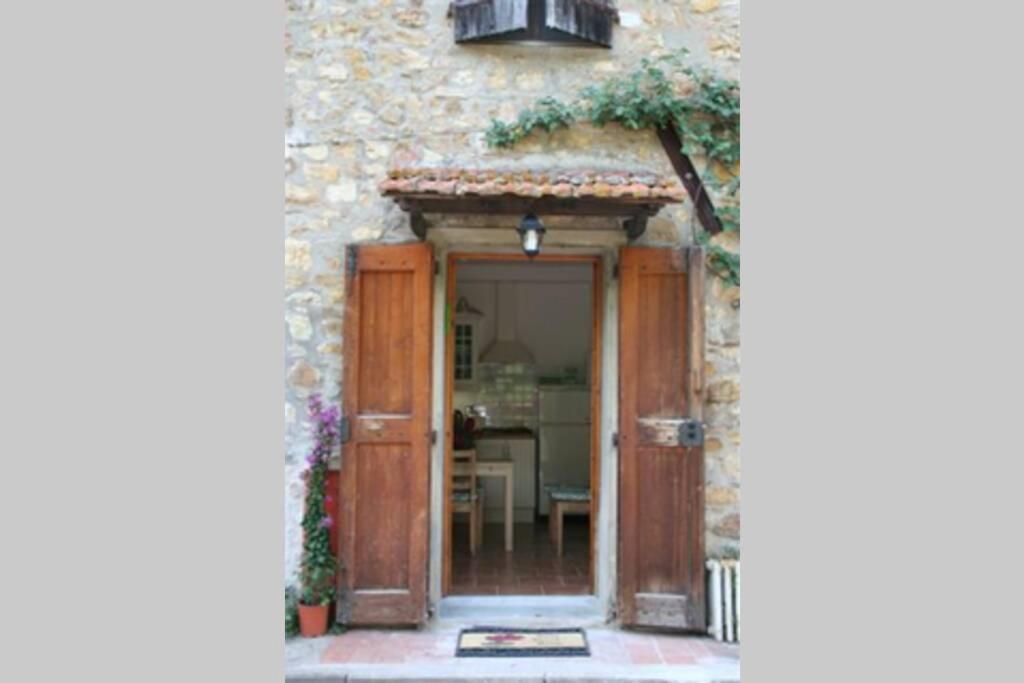 Casa La Torre Un Castello Alle Porte Di Firenze Exterior photo